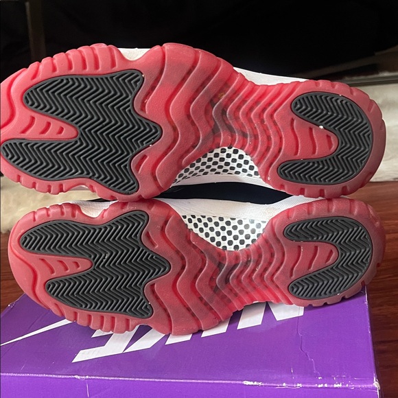 Men’s Nike Bred 11s - Picture 4 of 5